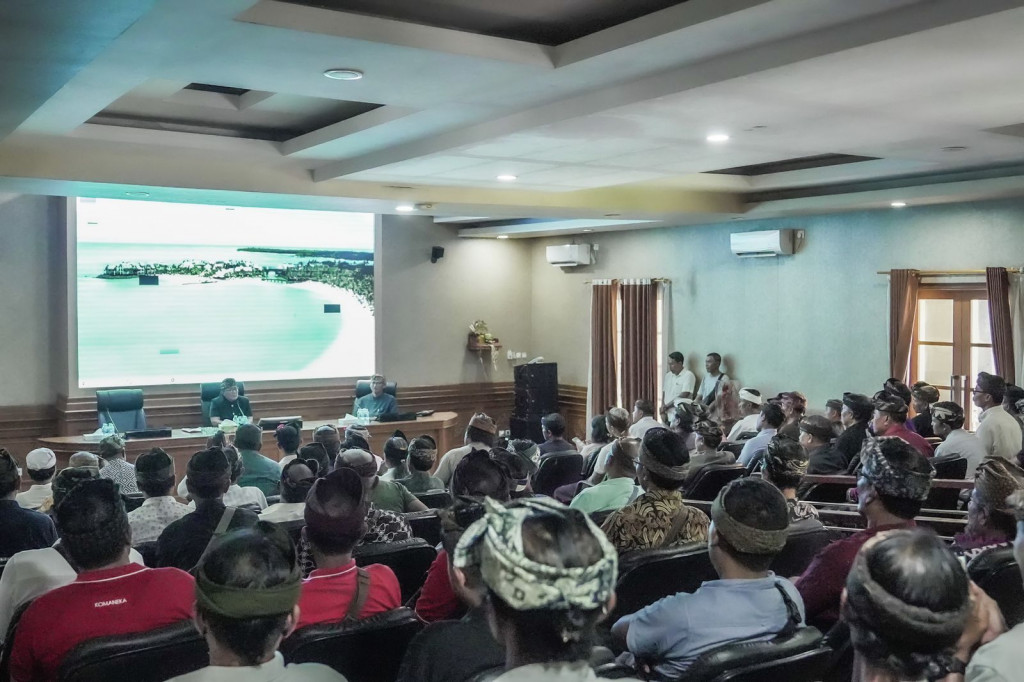 Bupati Badung Giri Prasta Terima Audiensi Masyarakat Gianyar